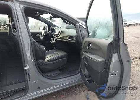 2025 Chrysler Pacifica Select z USA, uszkodzony, nr VIN 2C4RC1BG7SR540422